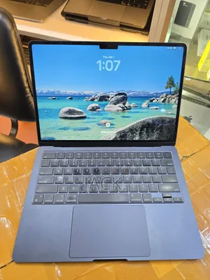 Laptop Apple MacBook Air 2022 M2 8GB Apple M2 SSD 256GB