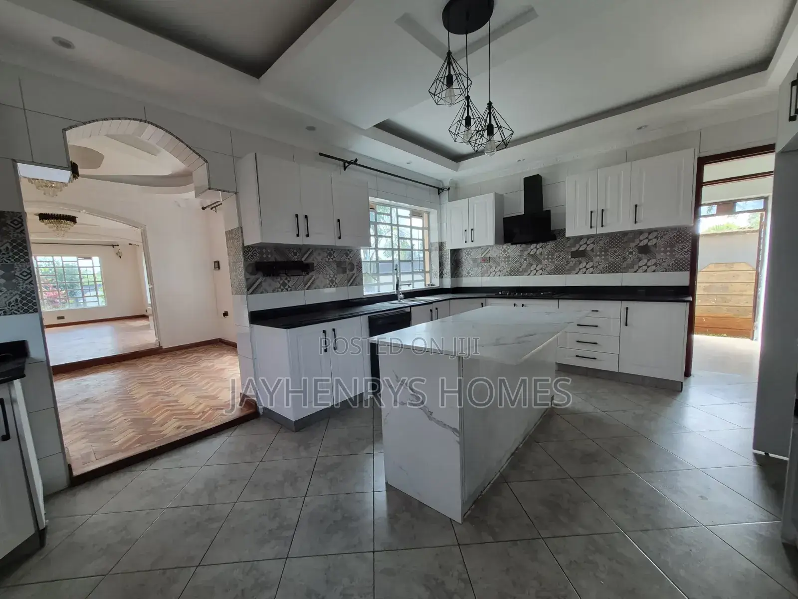 5bdrm Mansion in Runda for rent