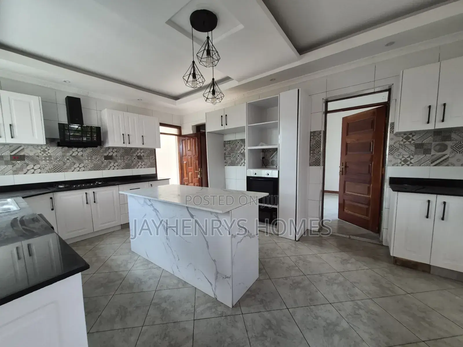 5bdrm Mansion in Runda for rent