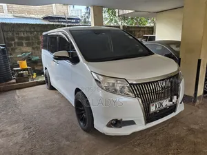 Toyota Esquire 2015 White