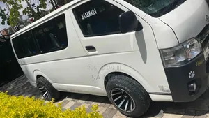 Car Hire 14 Seater Toyota Hiace