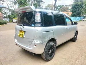 Toyota Sienta 2015 Silver