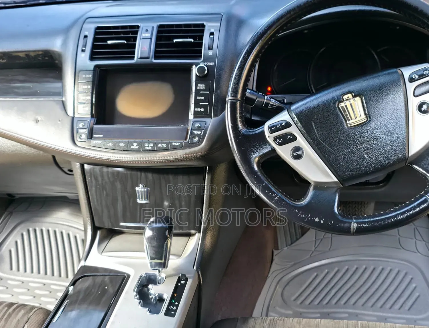 Toyota Crown 2010 Black