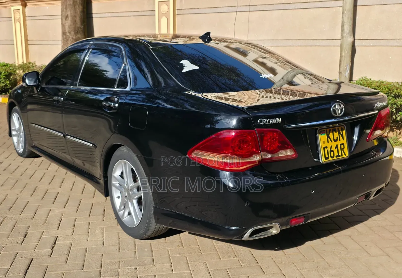 Toyota Crown 2010 Black
