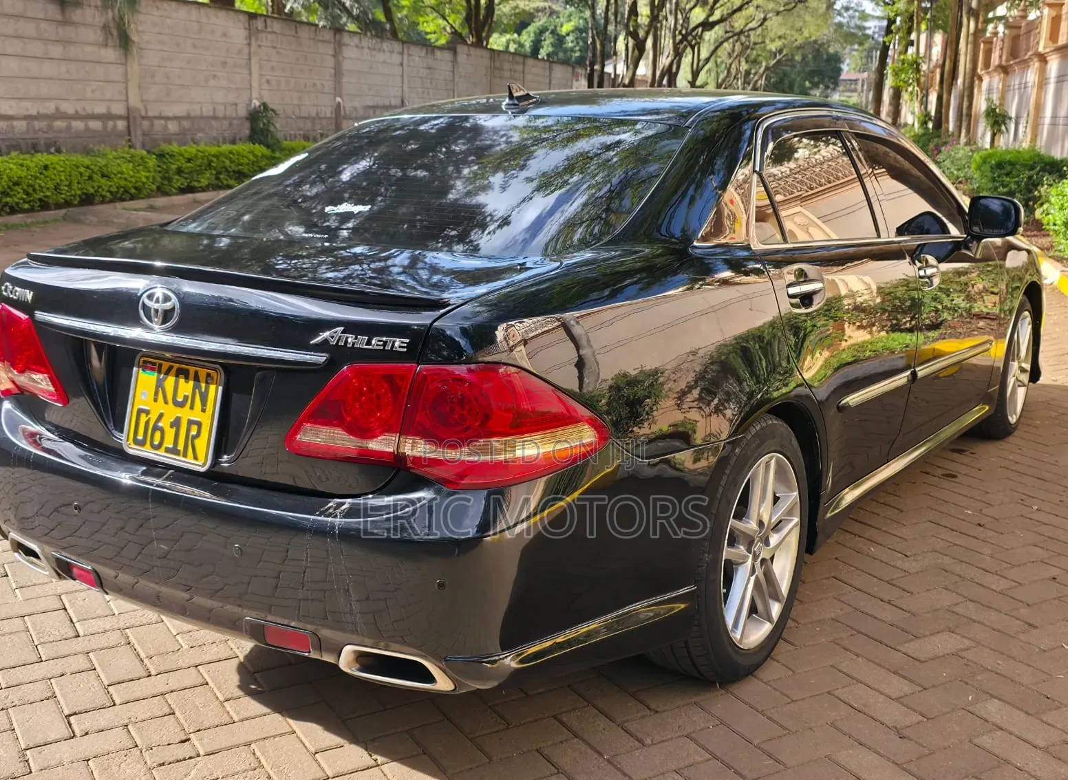 Toyota Crown 2010 Black
