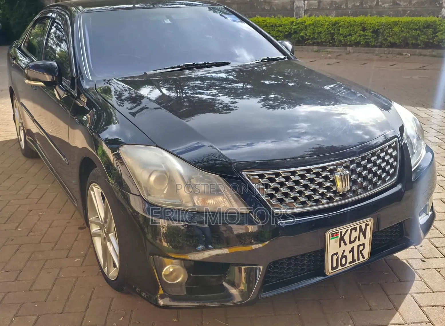 Toyota Crown 2010 Black