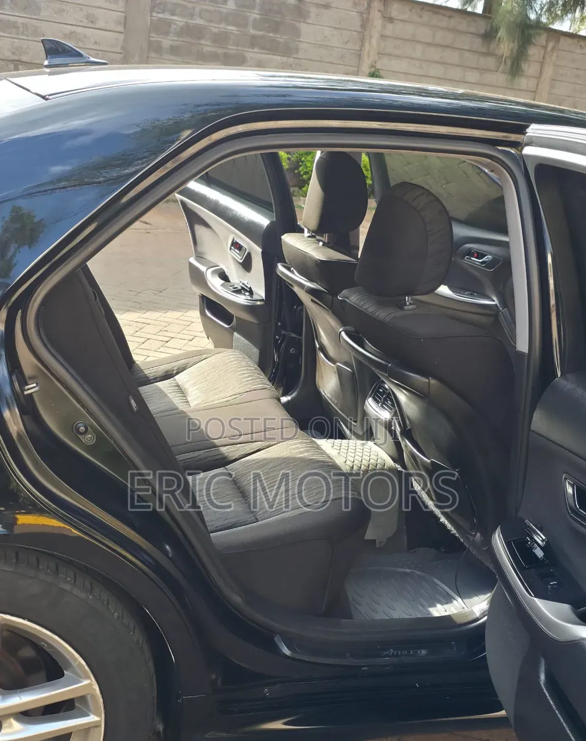 Toyota Crown 2010 Black
