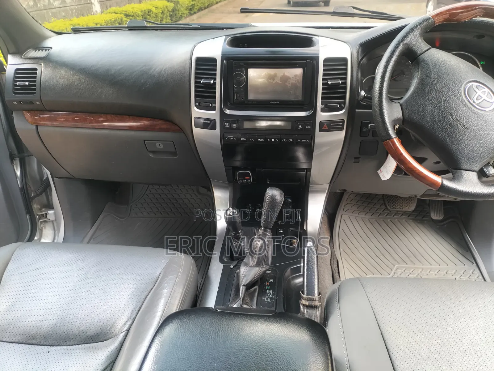 Toyota Land Cruiser Prado 2006 Silver