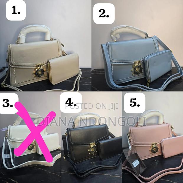 ! New in *93377-3 Ella 2 in 1 Sling Bag*