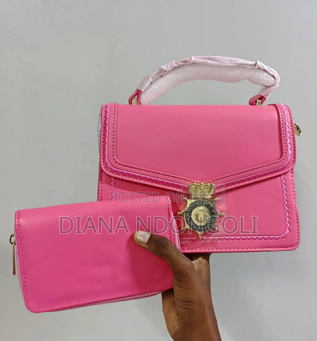 ! New in *93377-3 Ella 2 in 1 Sling Bag*