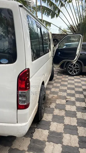 Car Hire 14 Seater Toyota Hiace