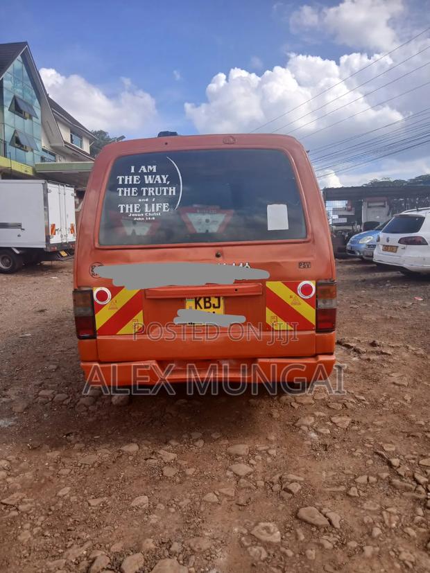 Nissan Caravan (Urvan) 1998 Orange - thumbnail 3