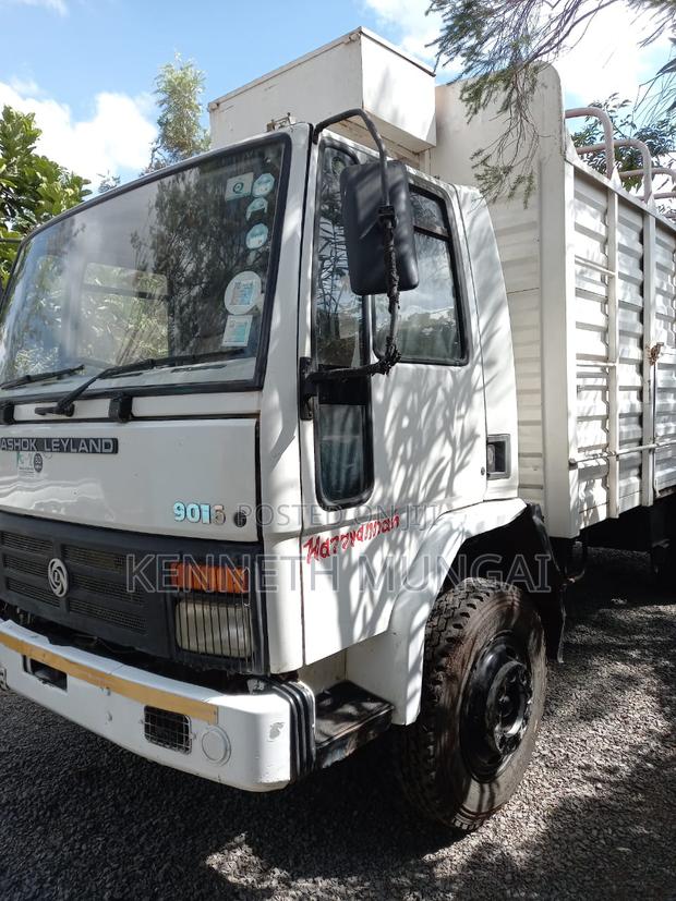 Ashok Leyland Lorry - thumbnail 4