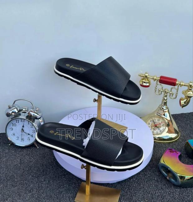 Luna Step Leather Slide - thumbnail 2