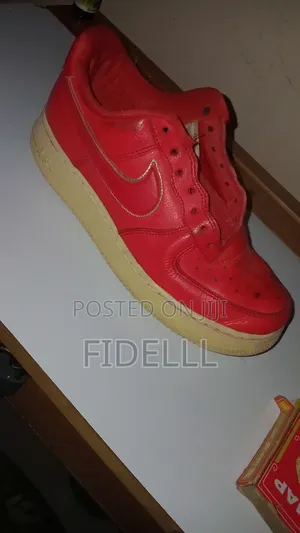 Nike Air Force 1 Triple Red (Beater/Restoration)