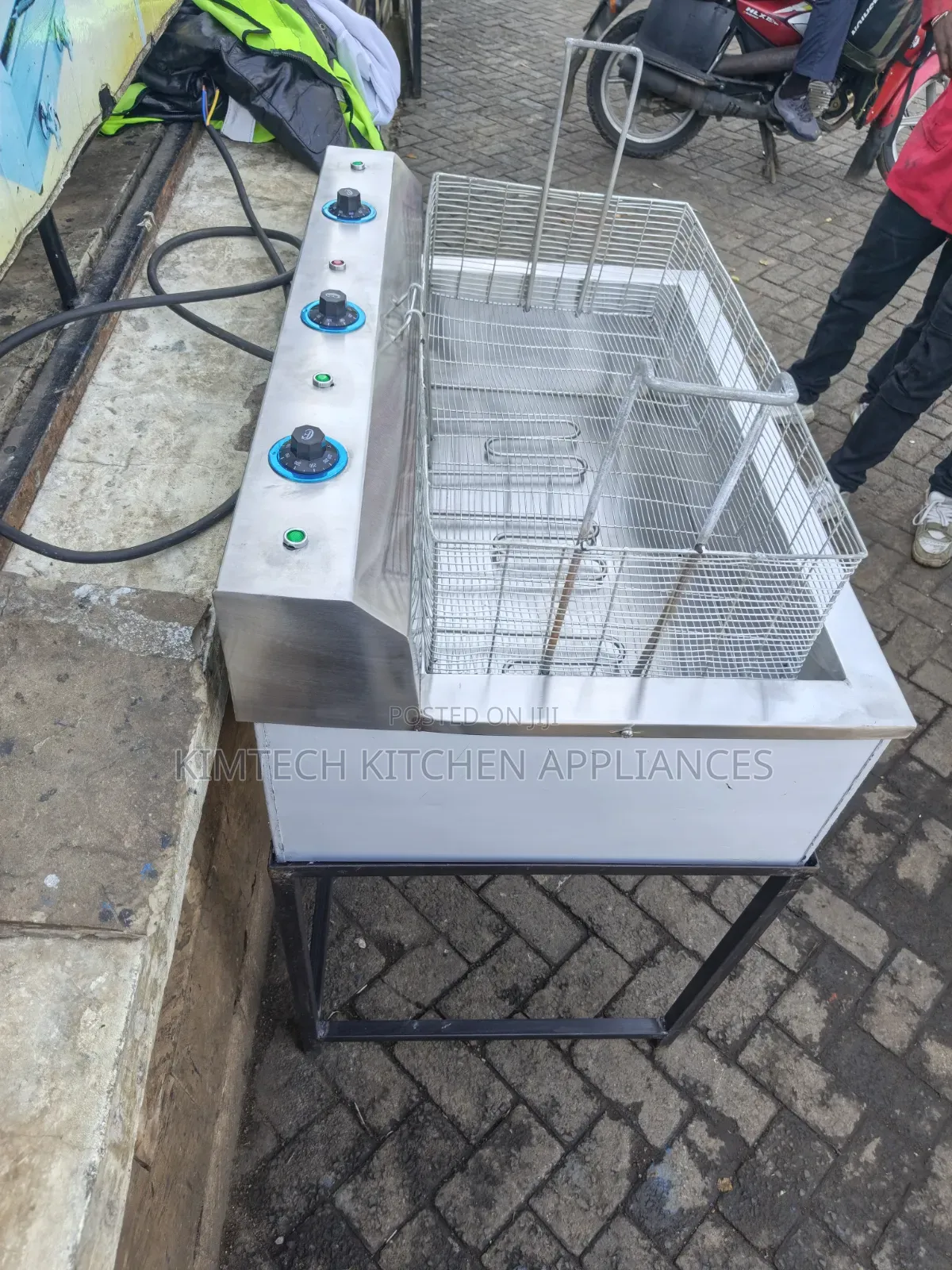 Heavy-Duty Deep Fryer