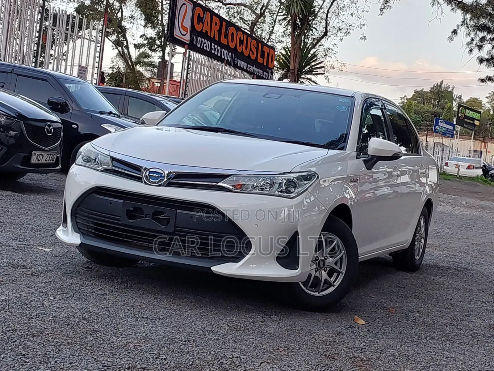 Toyota Axio 1.5 Hybrid 2WD 2018 Pearl