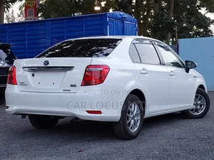 Toyota Axio 1.5 Hybrid 2WD 2018 Pearl