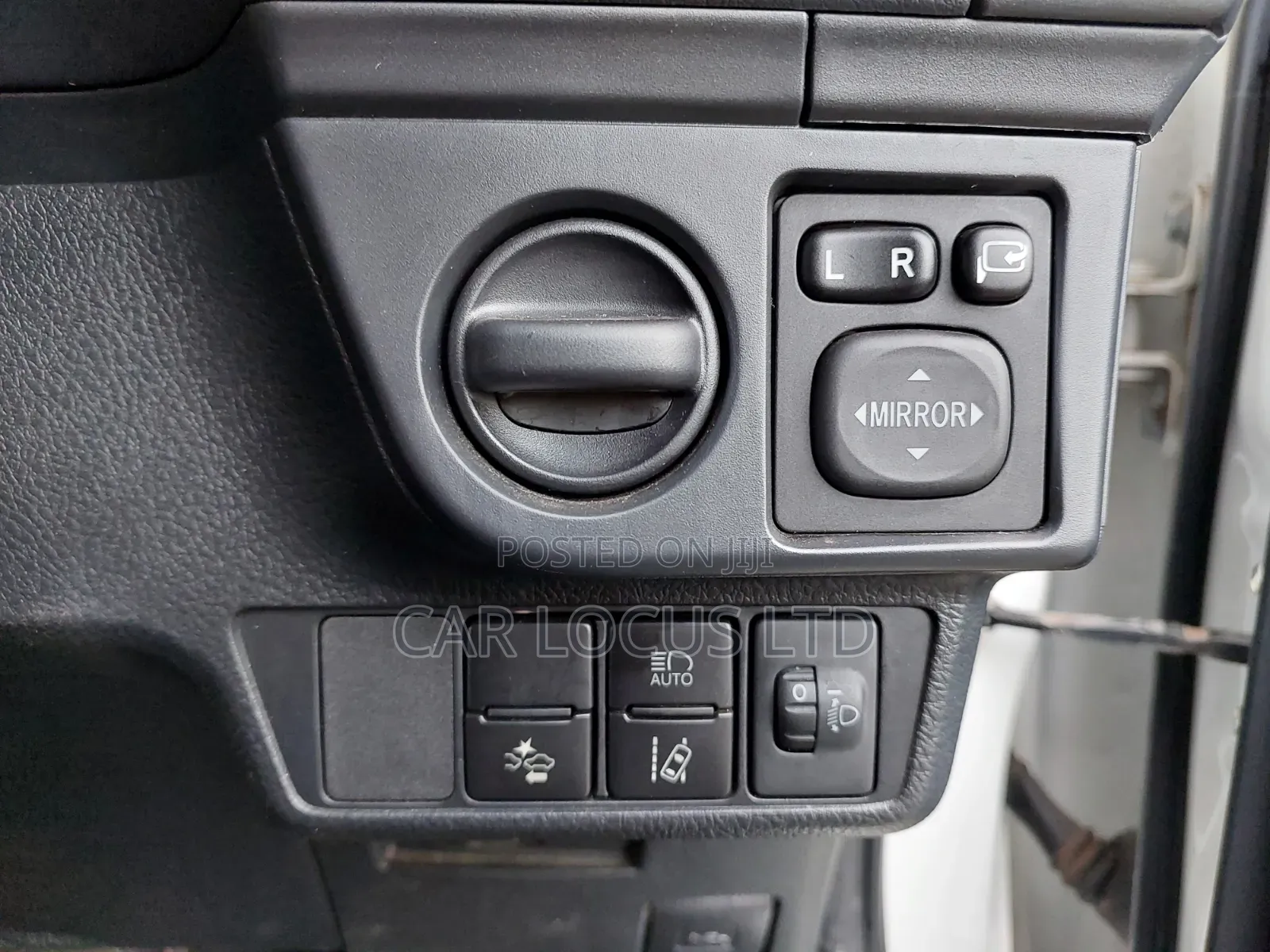 Toyota Axio 1.5 Hybrid 2WD 2018 Pearl