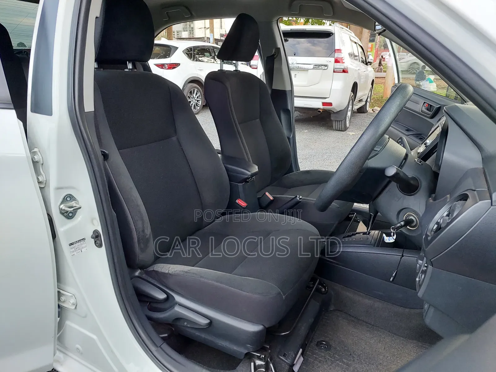 Toyota Axio 1.5 Hybrid 2WD 2018 Pearl