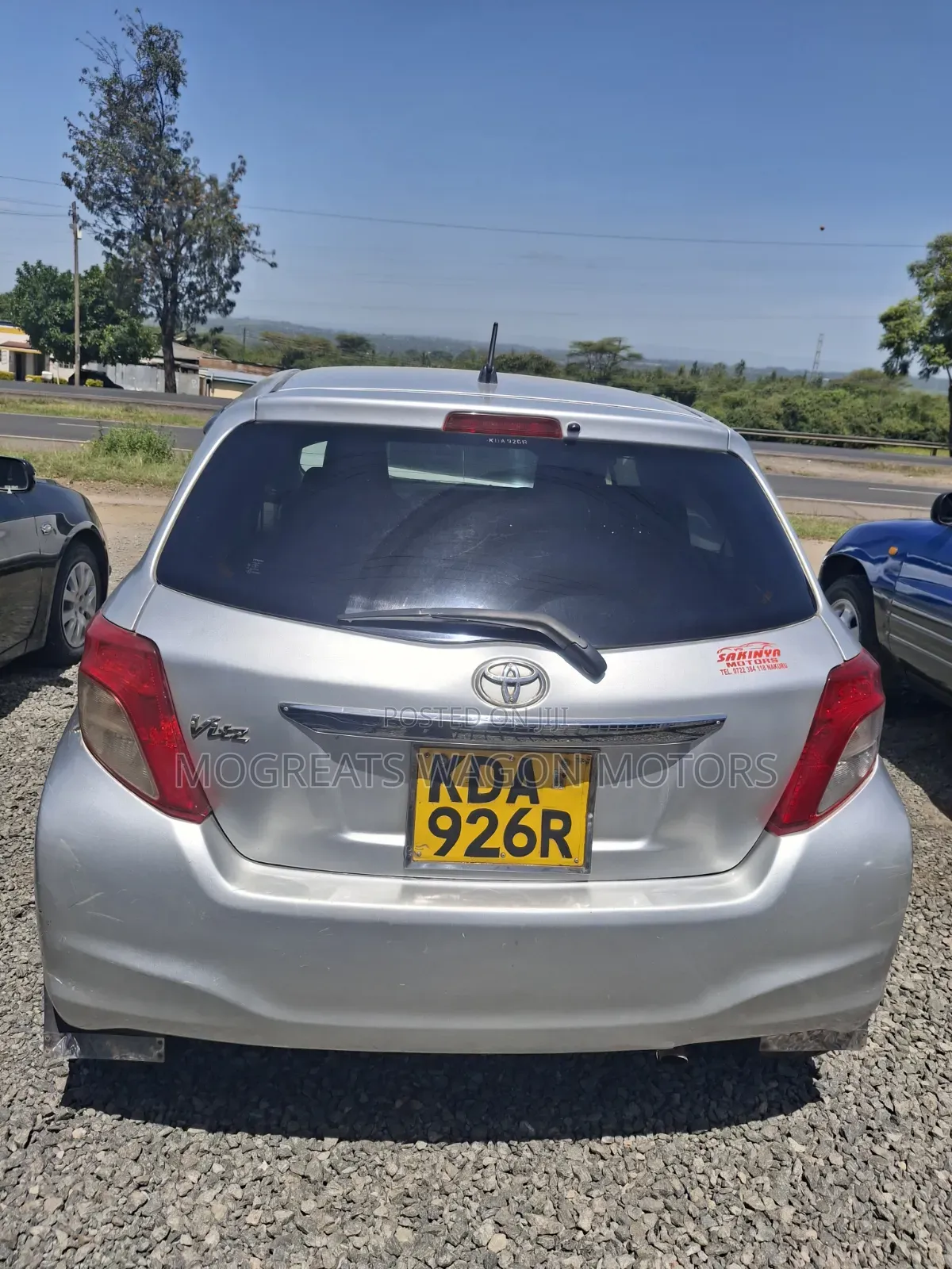 Toyota Vitz 2013 Silver