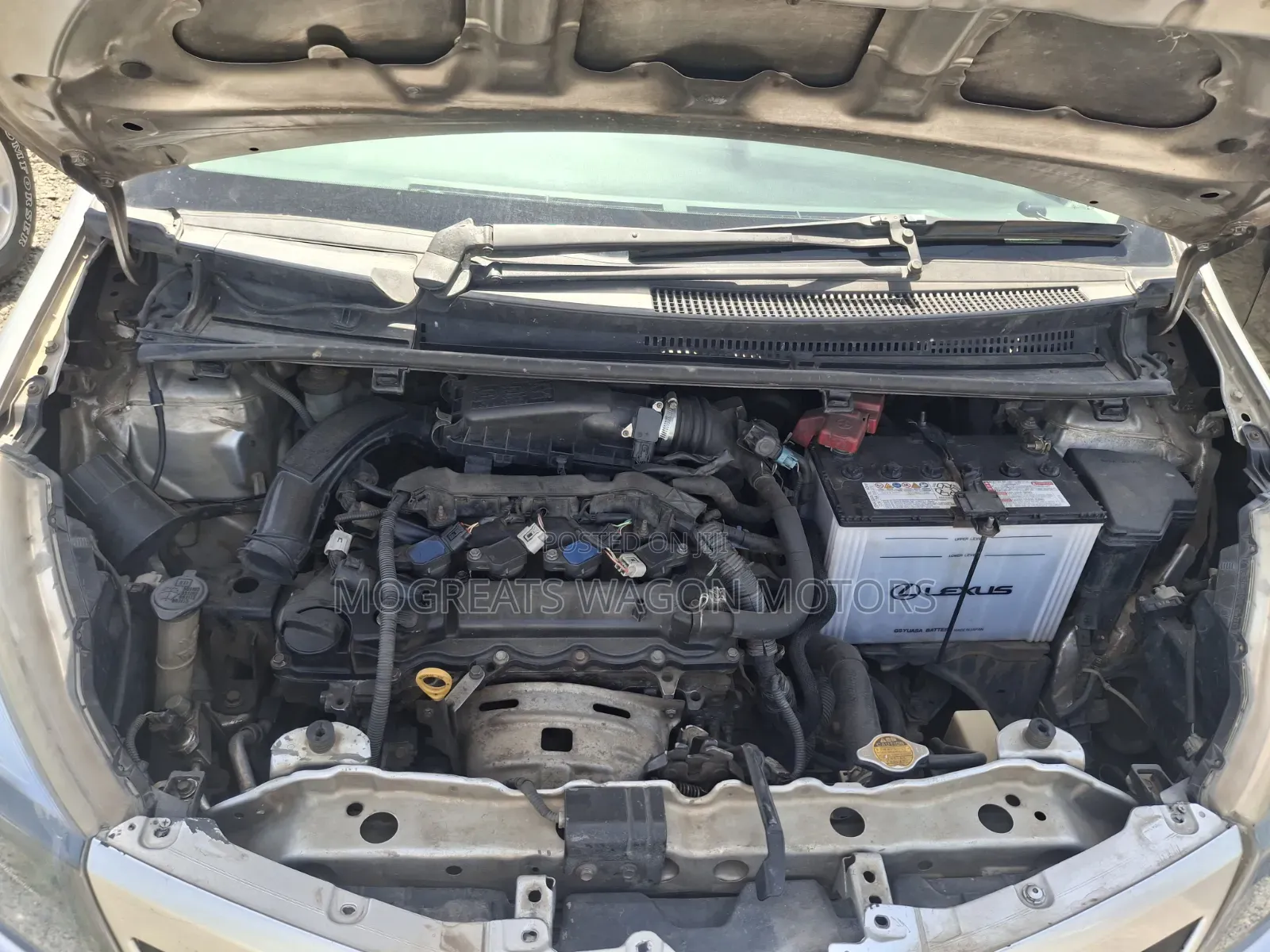 Toyota Vitz 2013 Silver