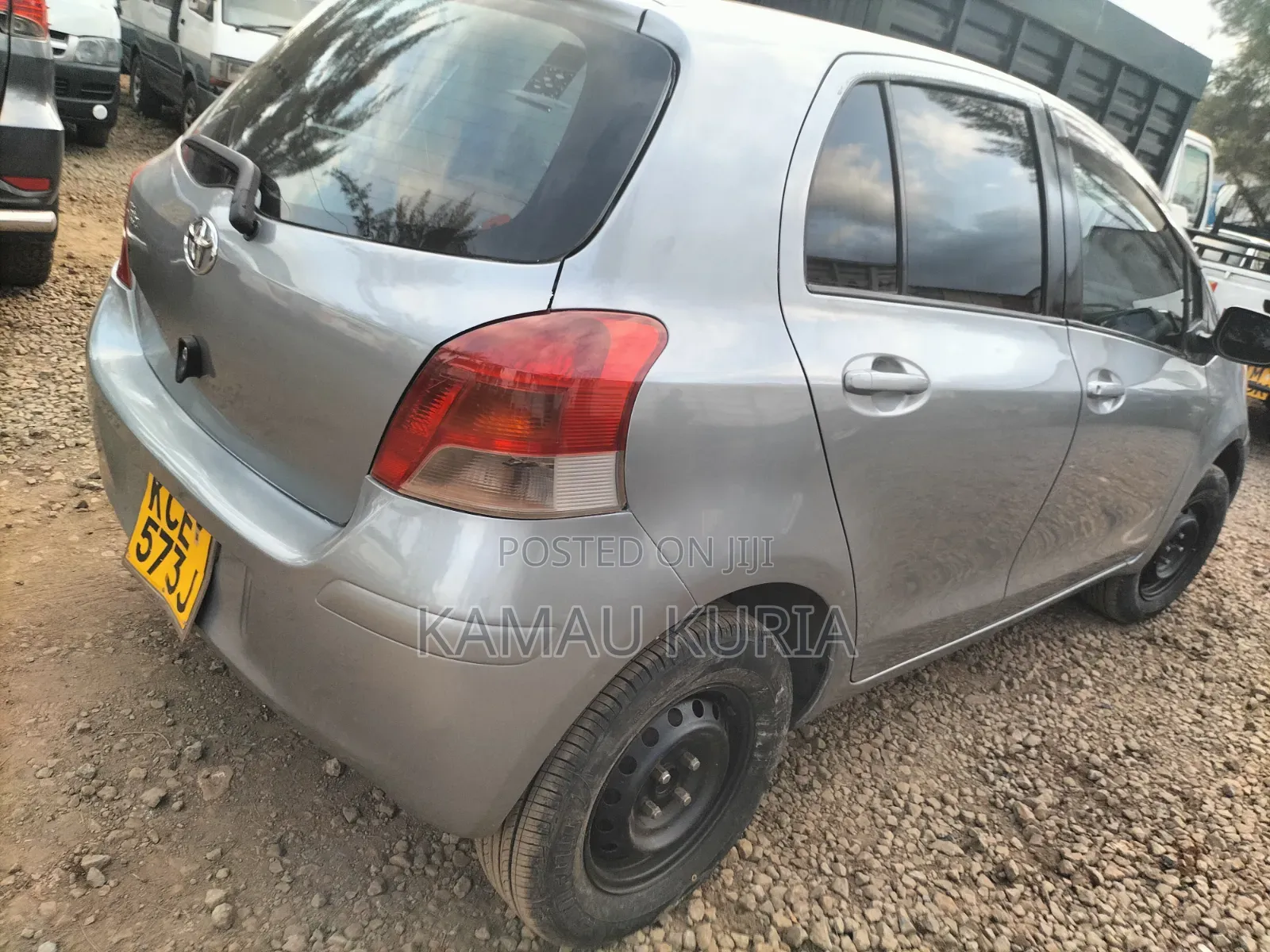 Toyota Vitz 2008 Silver