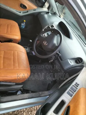 Toyota Vitz 2008 Silver