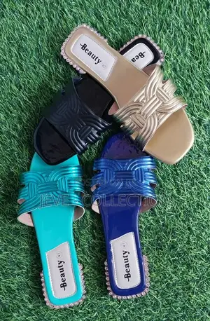 Ladies Slides Sandals – Comfortable Flat Slip-on Summer Slippers