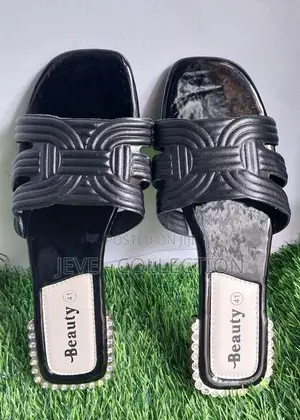 Ladies Slides Sandals – Comfortable Flat Slip-on Summer Slippers