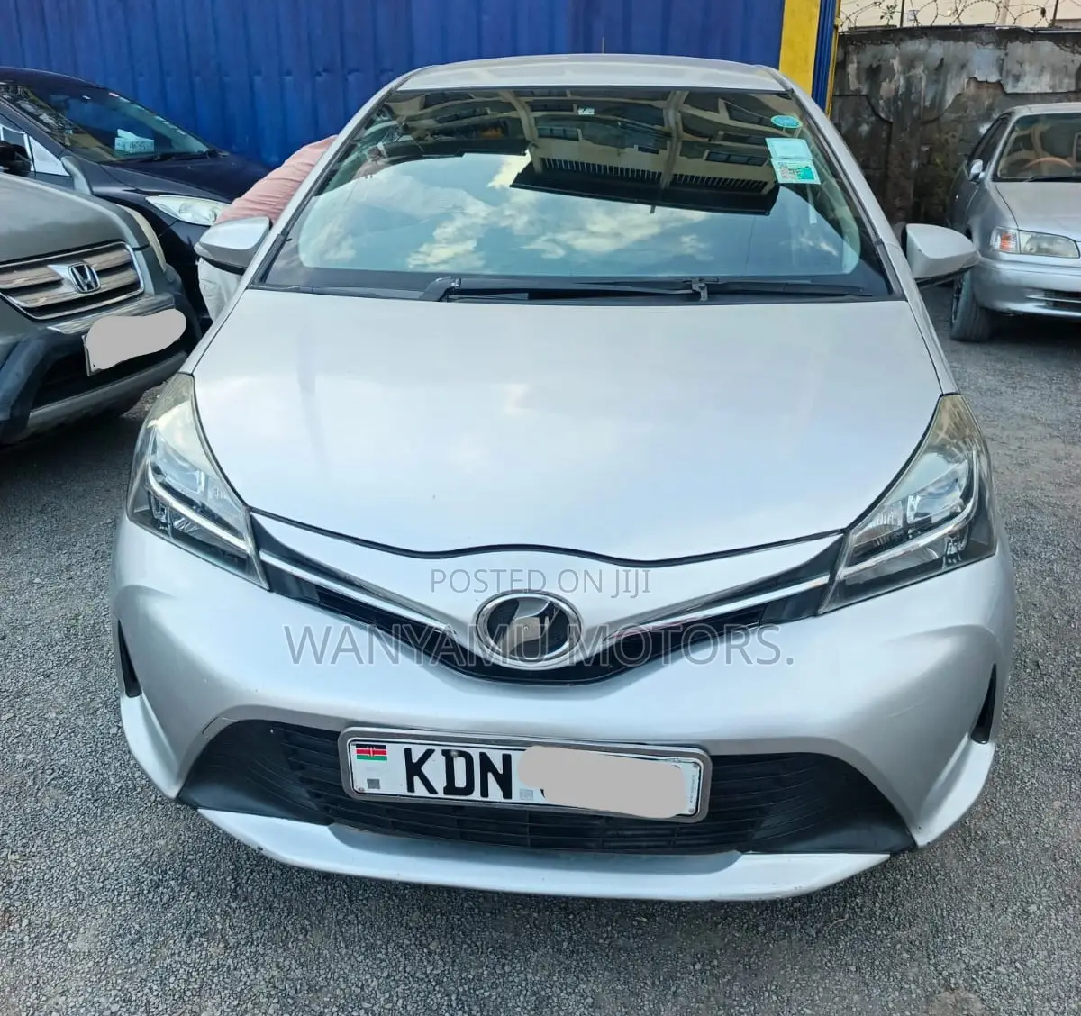 Toyota Vitz 2016 Silver