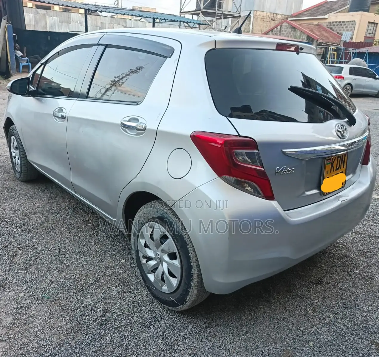 Toyota Vitz 2016 Silver