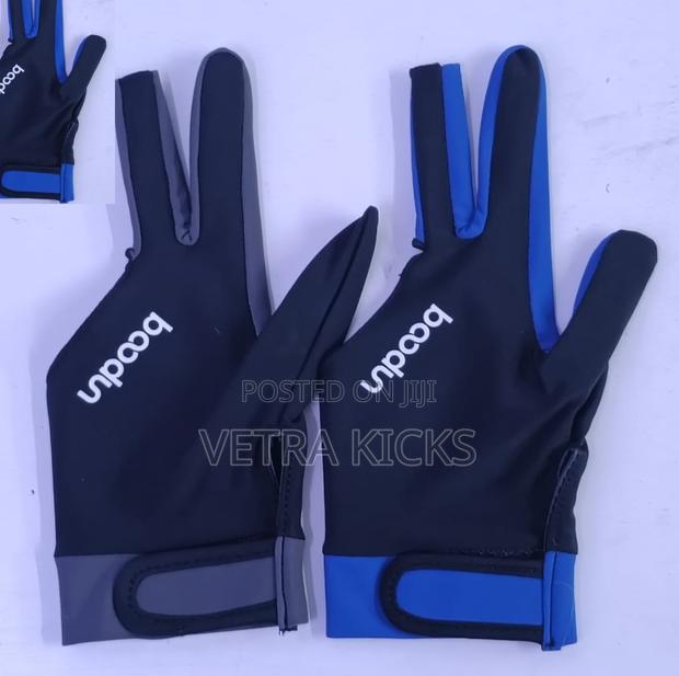 Blue/Black Pool Gloves - Smooth Grip Billiard Accessories