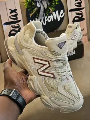 New Balance 9060 Bone Sparrow