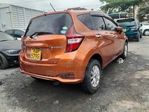 Nissan Note 2015 Gold