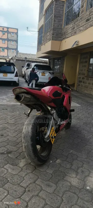 Honda CBR 2005 Red