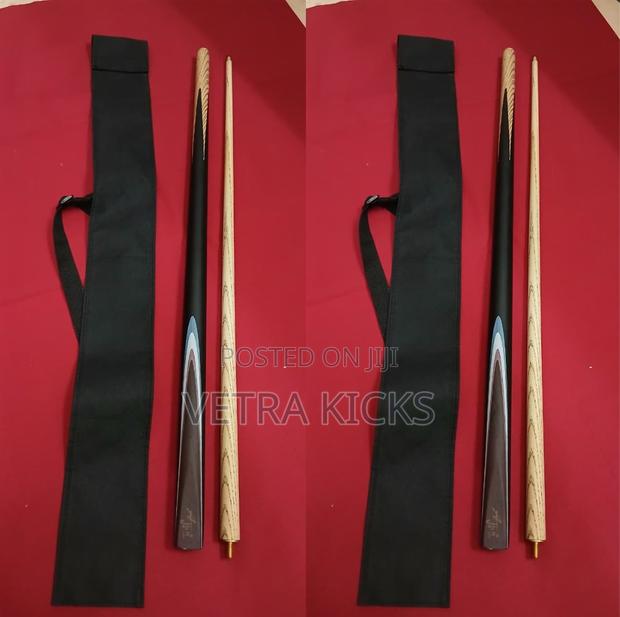 Detachable Cue Stick • Premium Pooltable Accessory