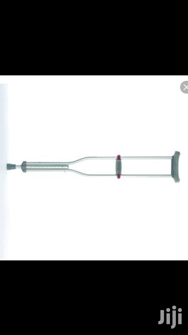 Under Arm Crutches - thumbnail 2