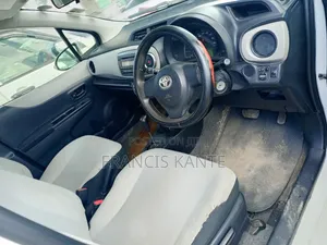 Toyota Vitz 2012 White