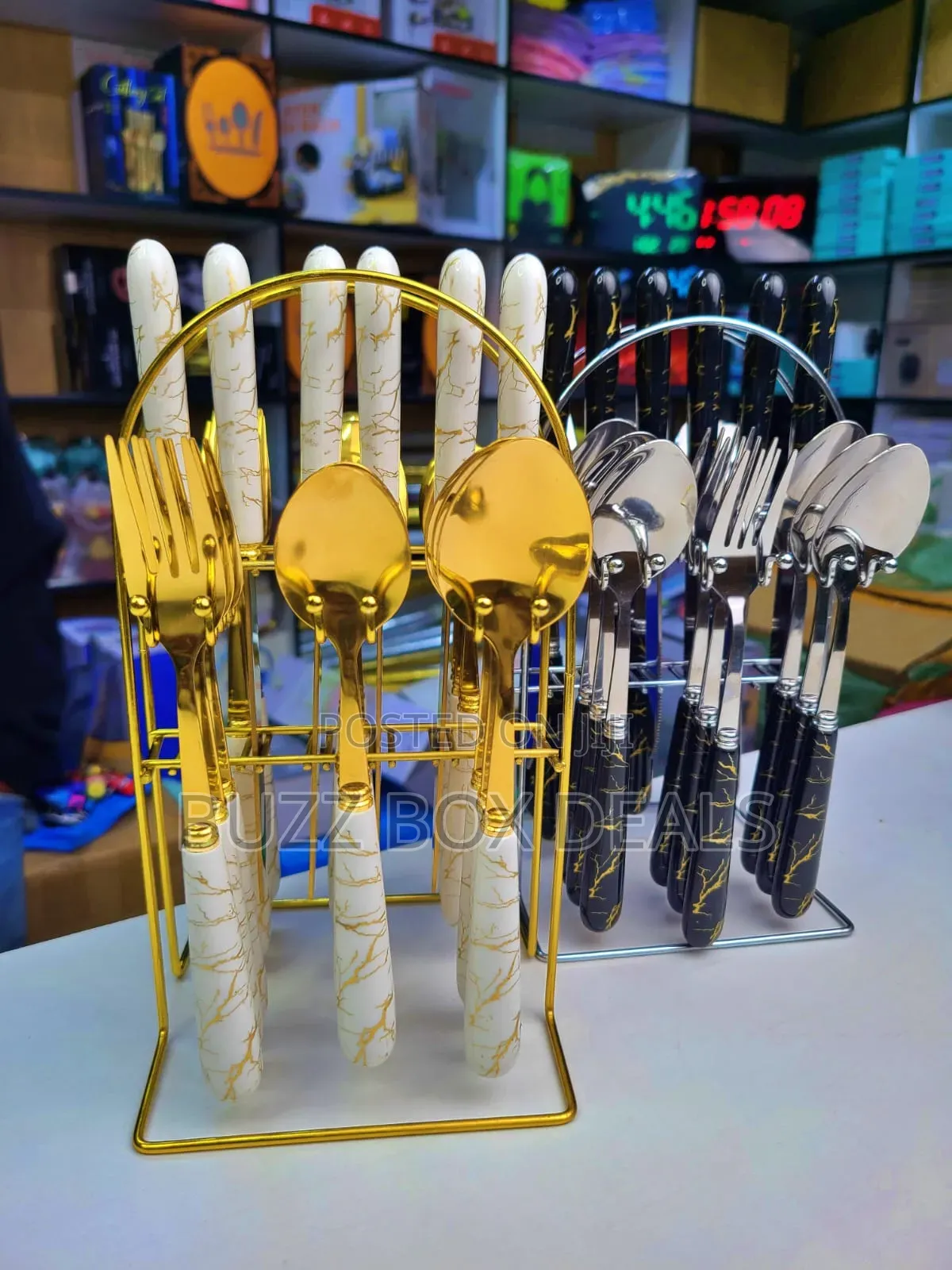 Marble Cutlery Set In Gold And Silver
