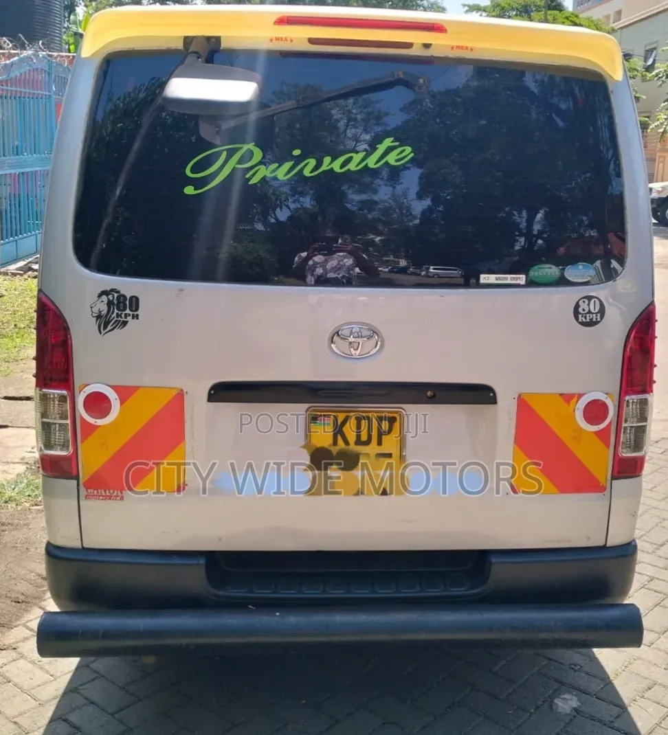 Toyota HiAce 2017 Silver