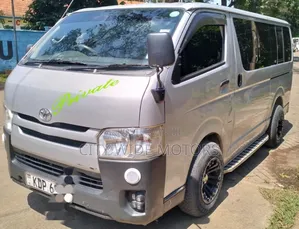 Toyota HiAce 2017 Silver