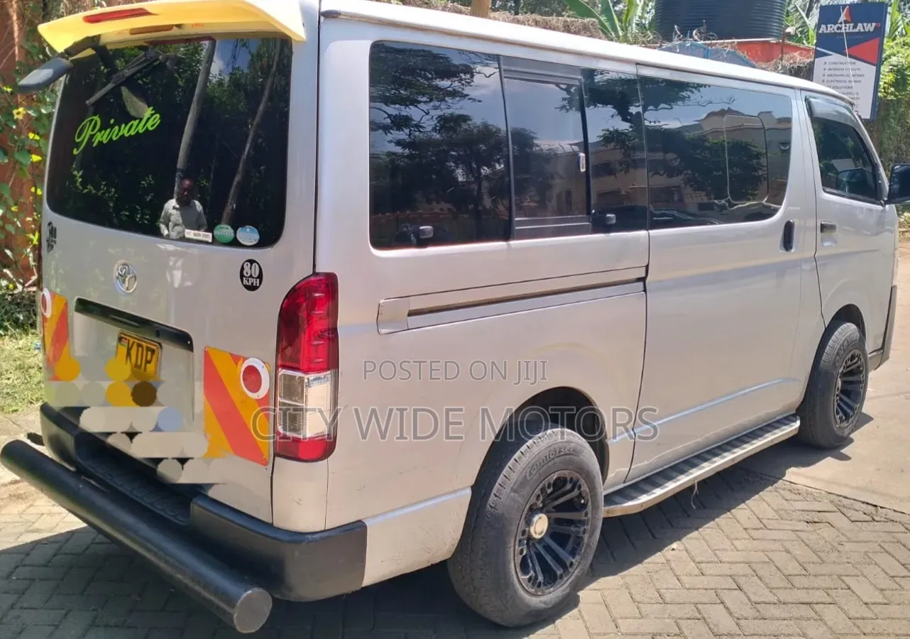 Toyota HiAce 2017 Silver