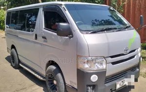Toyota HiAce 2017 Silver