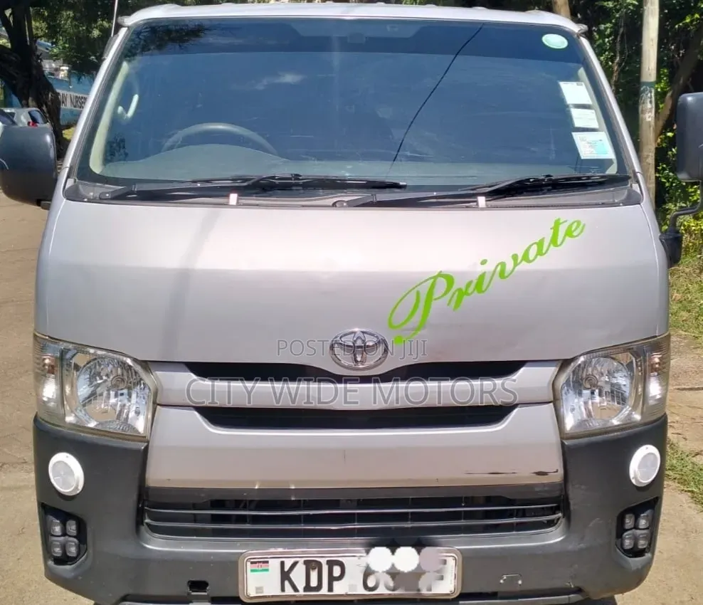 Toyota HiAce 2017 Silver