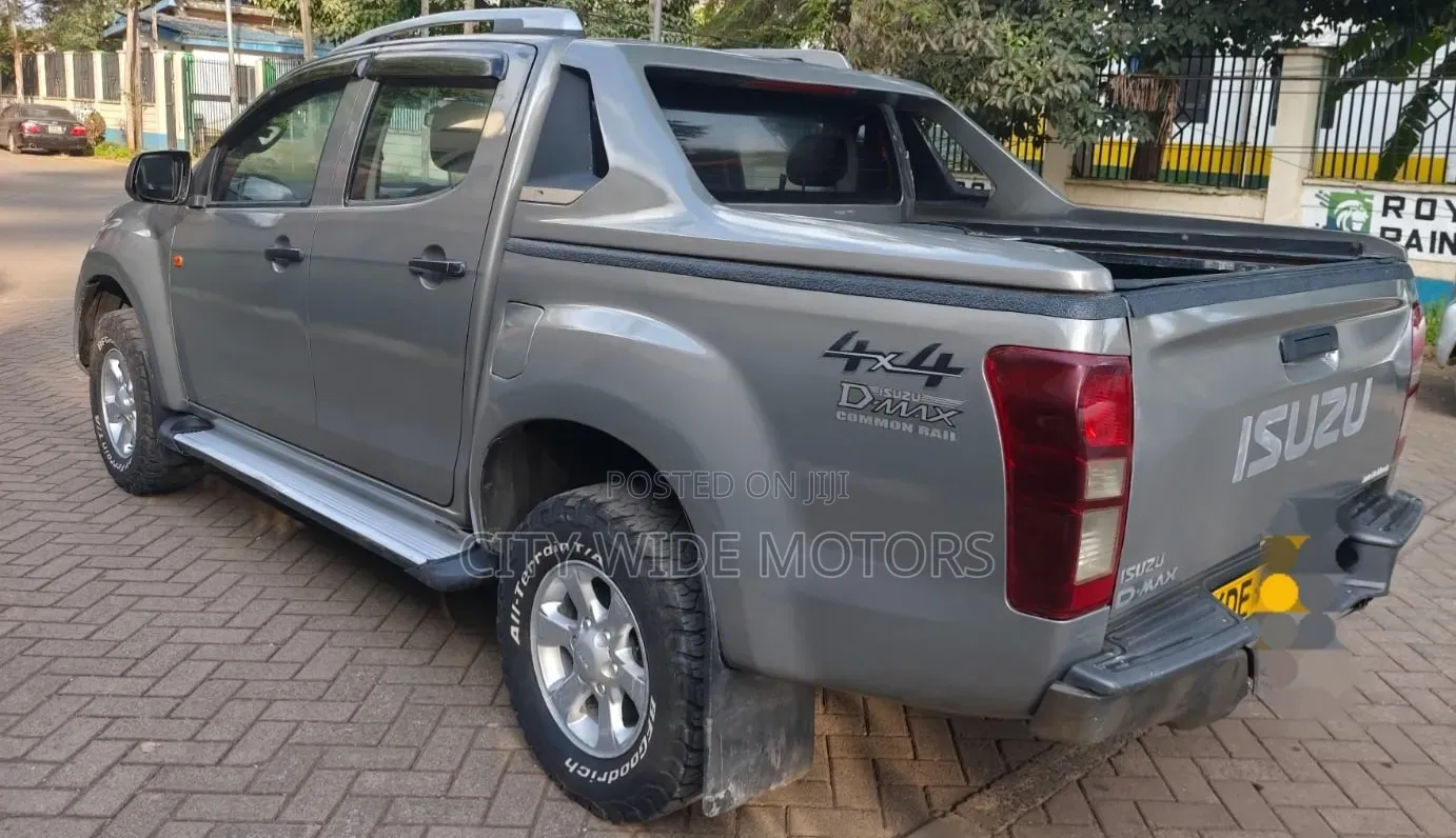 Isuzu D-MAX 2021 Gray