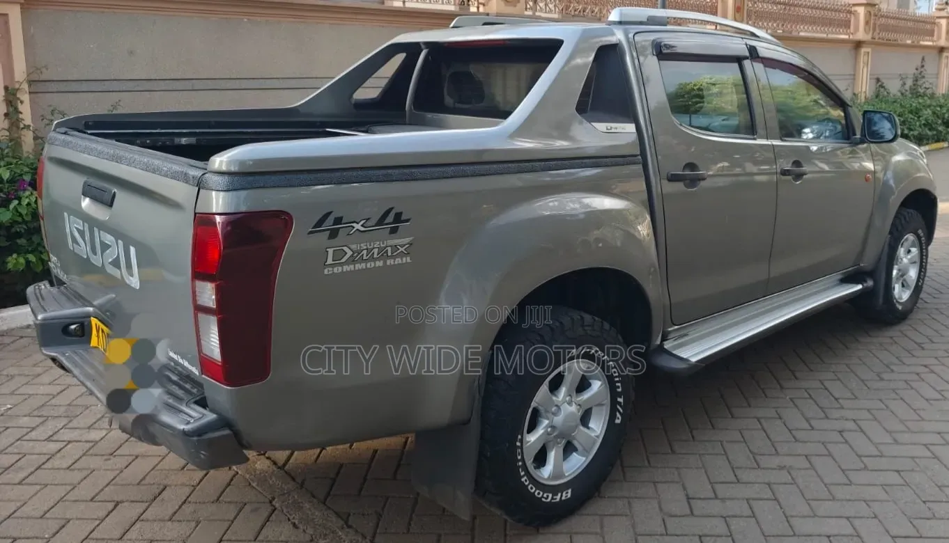 Isuzu D-MAX 2021 Gray