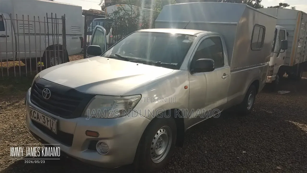 Toyota Hilux 2014 Silver