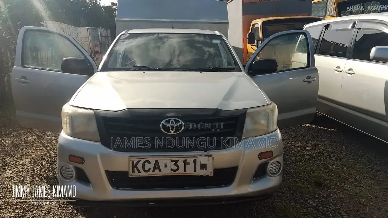 Toyota Hilux 2014 Silver