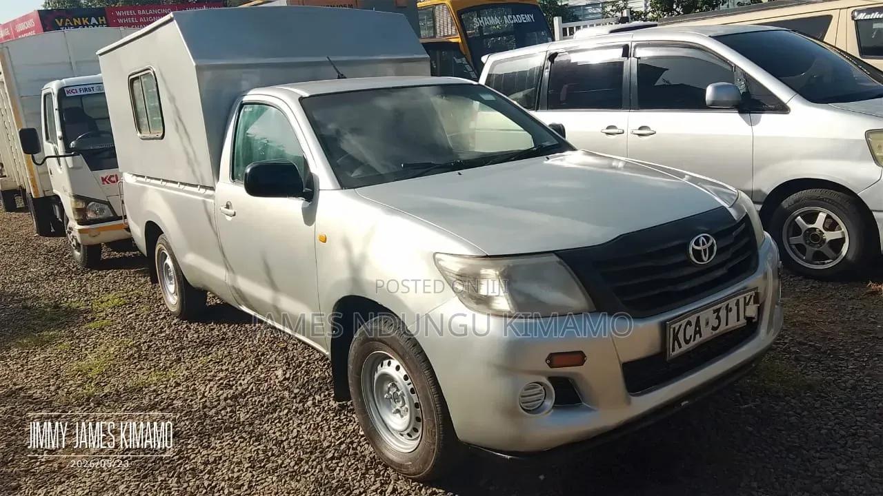 Toyota Hilux 2014 Silver